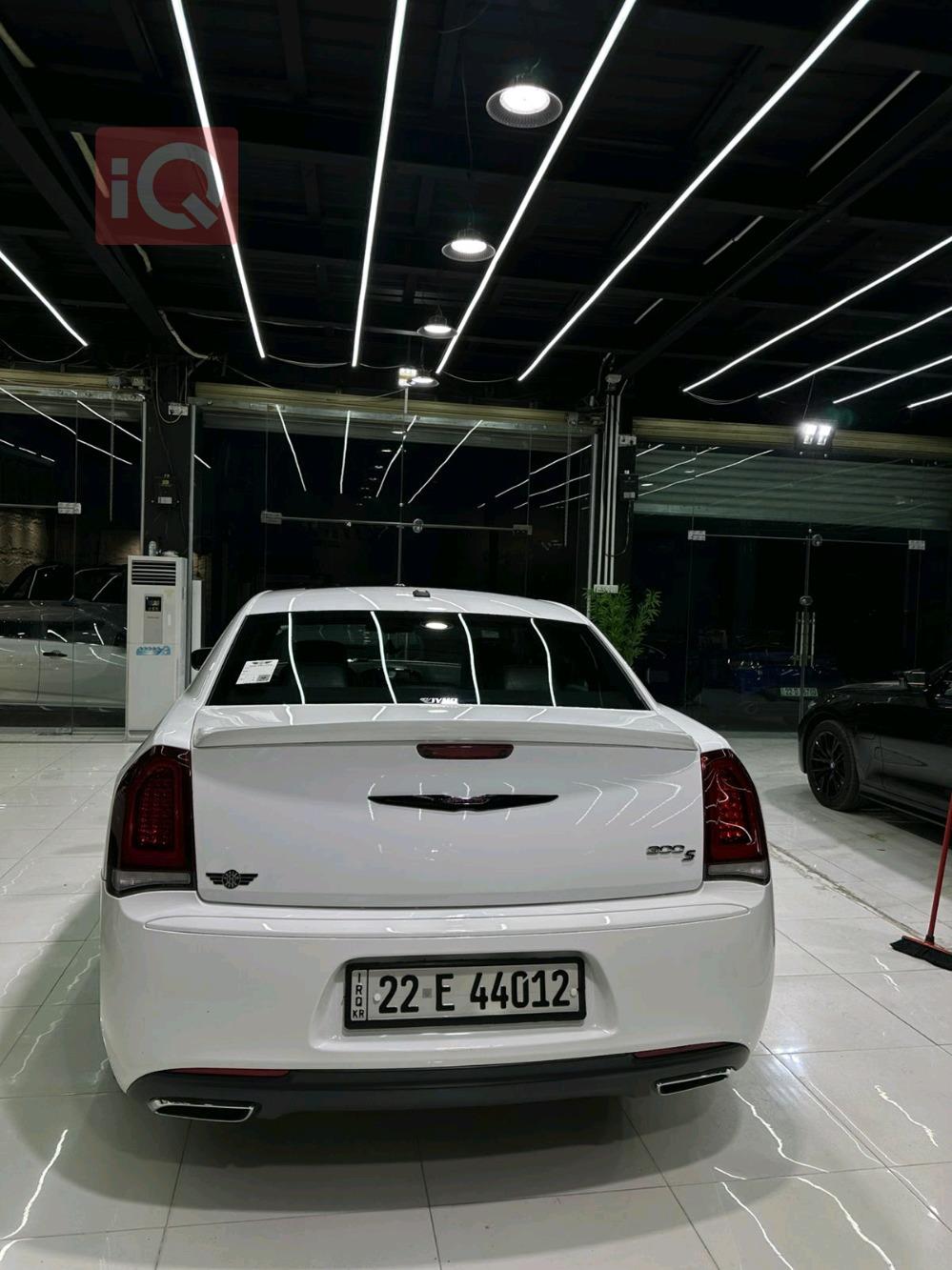 كرايسلر 300
